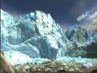 calafate_perito_moreno1.jpg (23758 bytes)