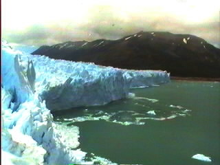 calafate_perito_moreno4.jpg (17922 bytes)