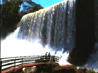 cataratas8.jpg (20768 bytes)