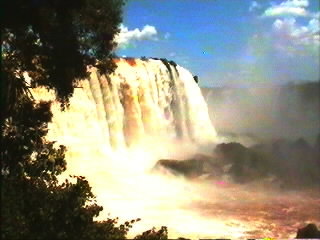 foz_do_iguacu4.jpg (20204 bytes)