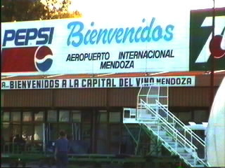 mendoza_airport.jpg (24745 bytes)