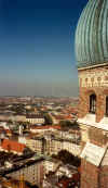 muenchen_frauenkirche_aussicht_olympia.jpg (156592 Byte)