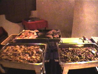 buffet2.jpg (27103 bytes)