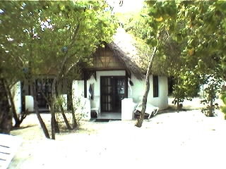 bungalow.jpg (27618 bytes)