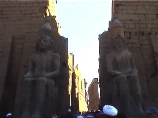 temple_of_luxor.jpg (14302 bytes)